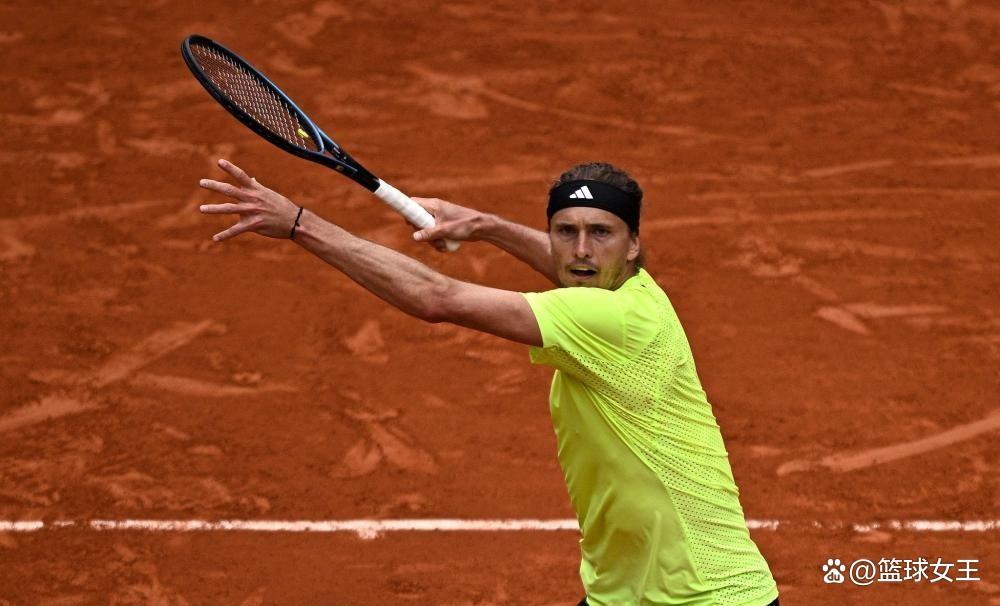 米兰体育官网-日本网球队绝地反击美国网球队,兹维列夫关键制胜