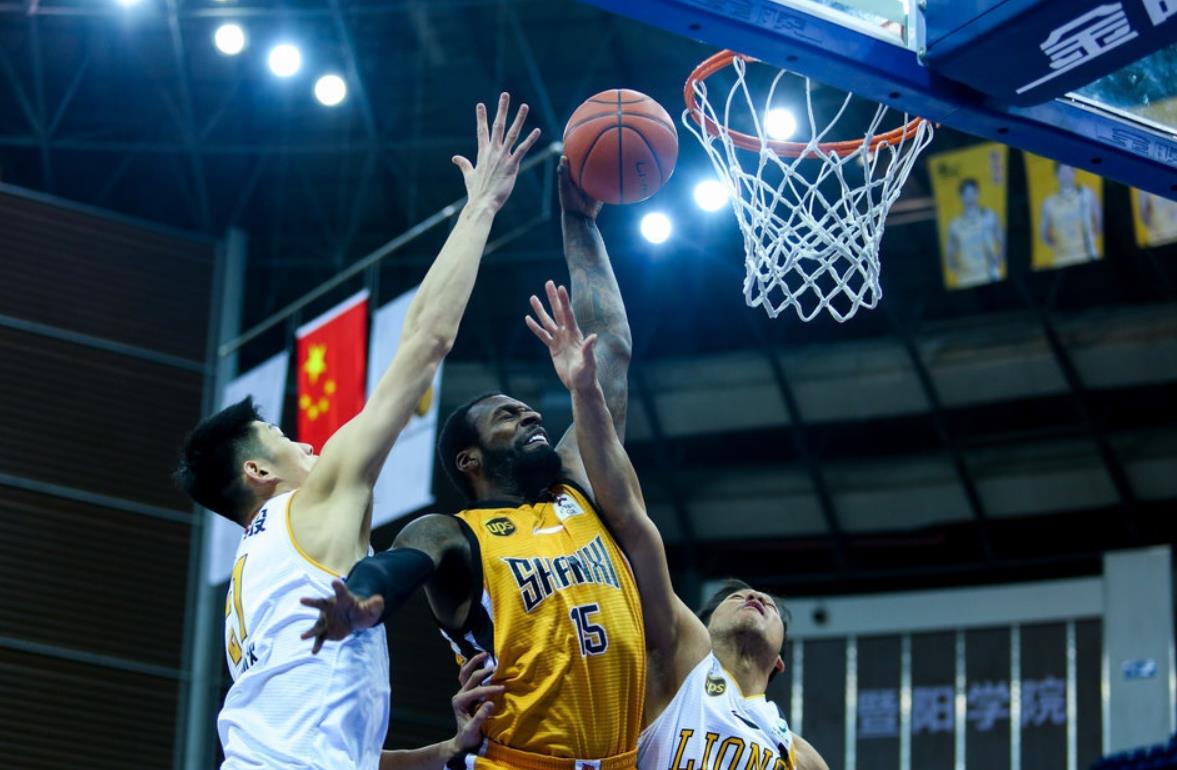 包含湖南客场失利，面临艰巨挑战的词条