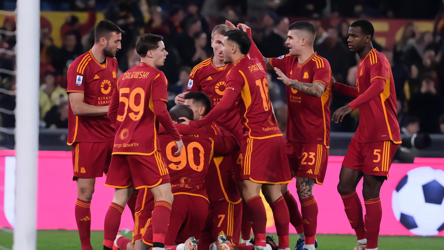 米兰体育-佛罗伦萨后卫红牌离场，影响球队比分的简单介绍