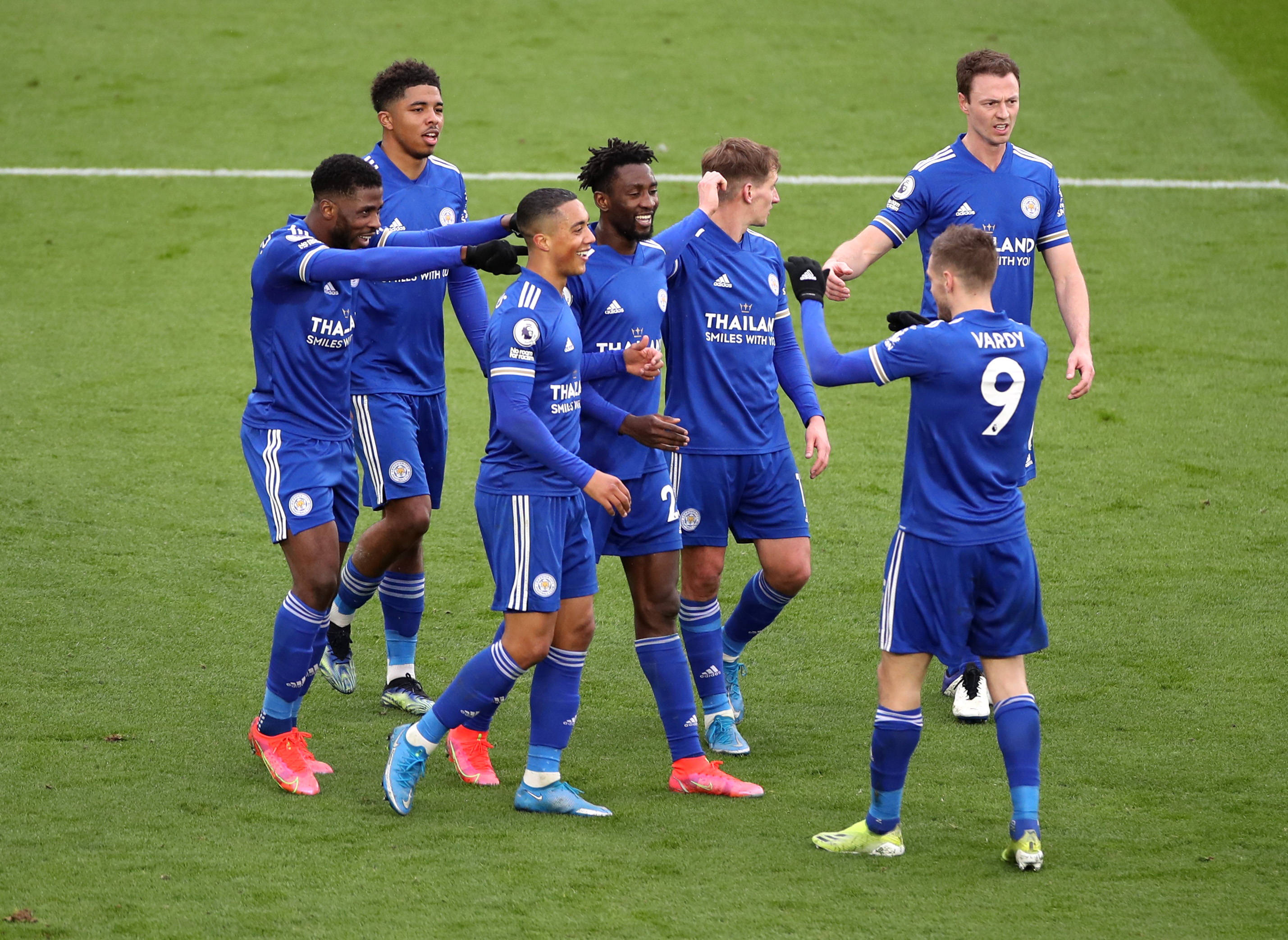 包含利兹联战平布莱顿，英超保级形势严峻的词条