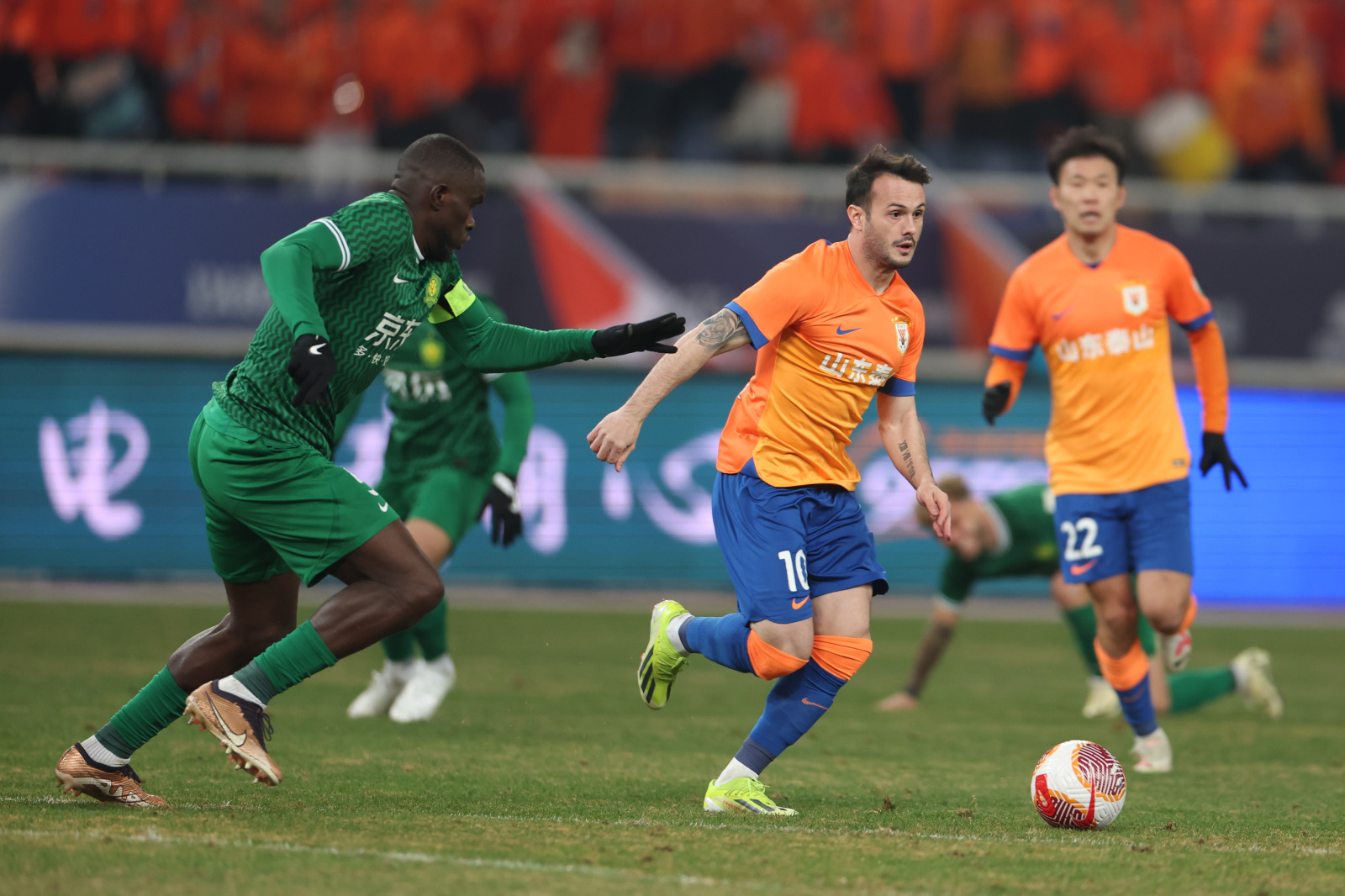 ac米兰-关于国安战山东鲁能，取得关键三分的信息