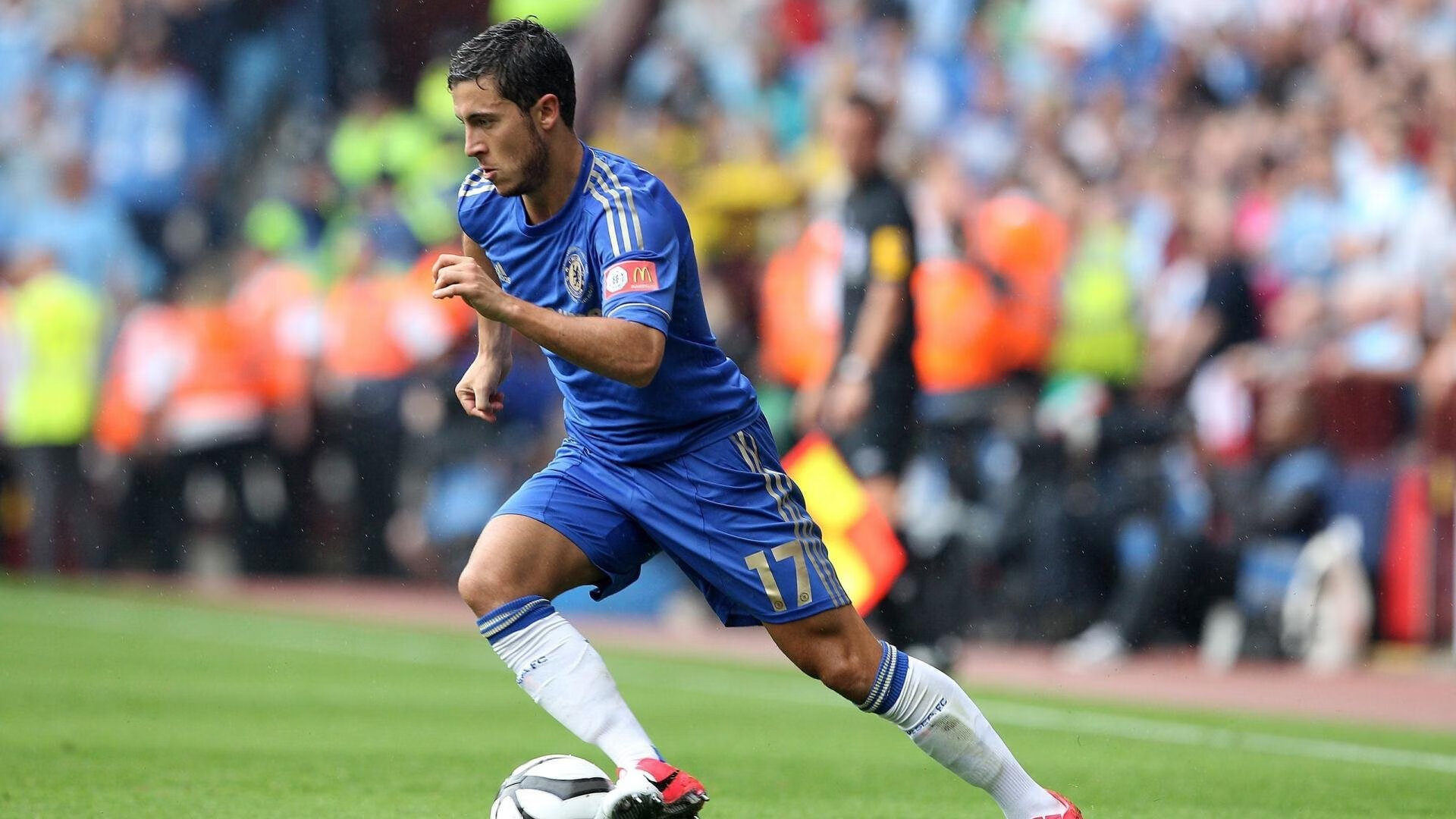 赛道与绿茵的交响，当F1揭幕战之夜遇见萨拉赫的致命杀伤力