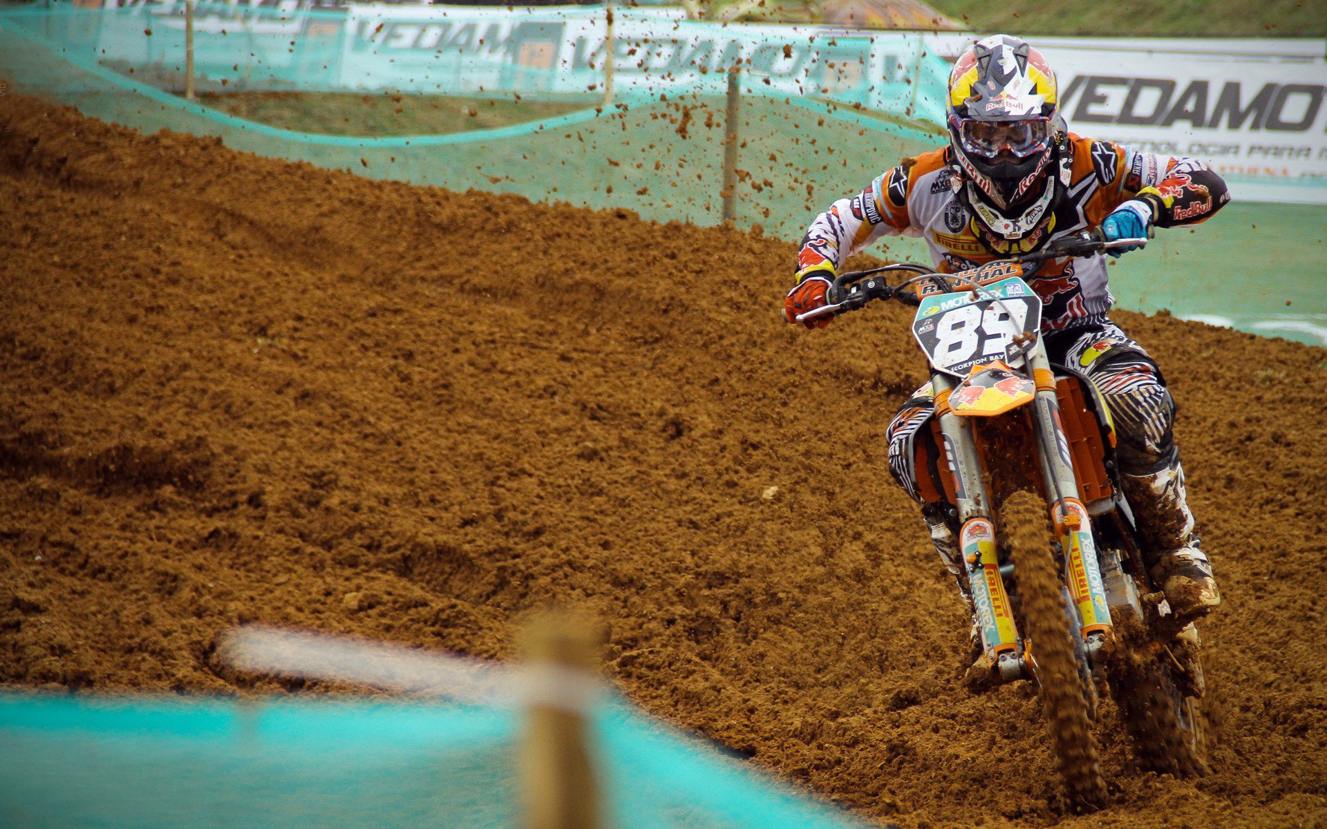 跨界狂飙,马竞铁血狂胜映衬格纳布里F1街道赛的绝对接管