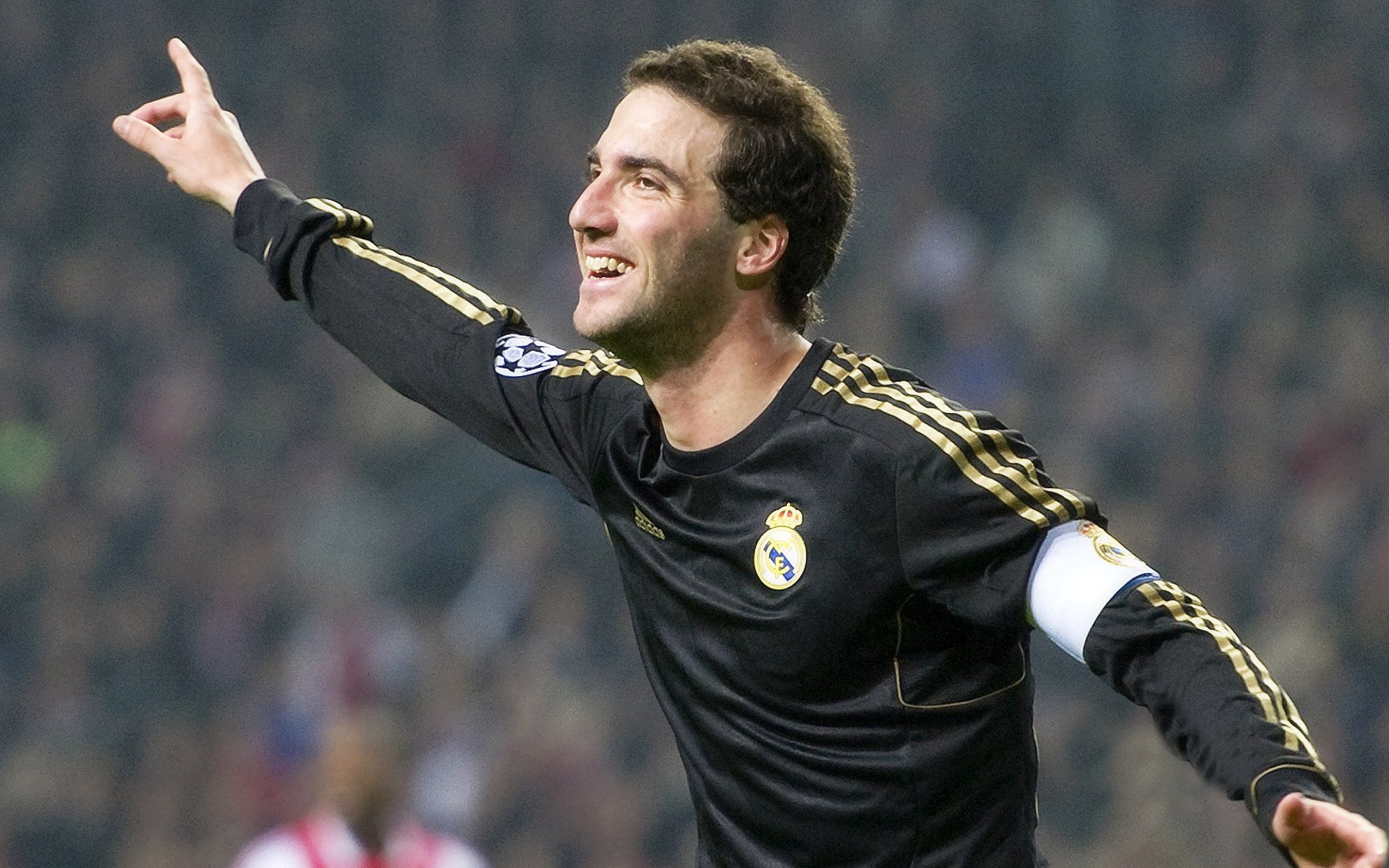 米兰体育app-雄鹿擒勇士，德罗赞化身关键先生，一记绝杀定乾坤